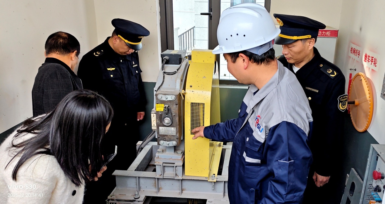 督查电梯安全运行情况 (1).jpg